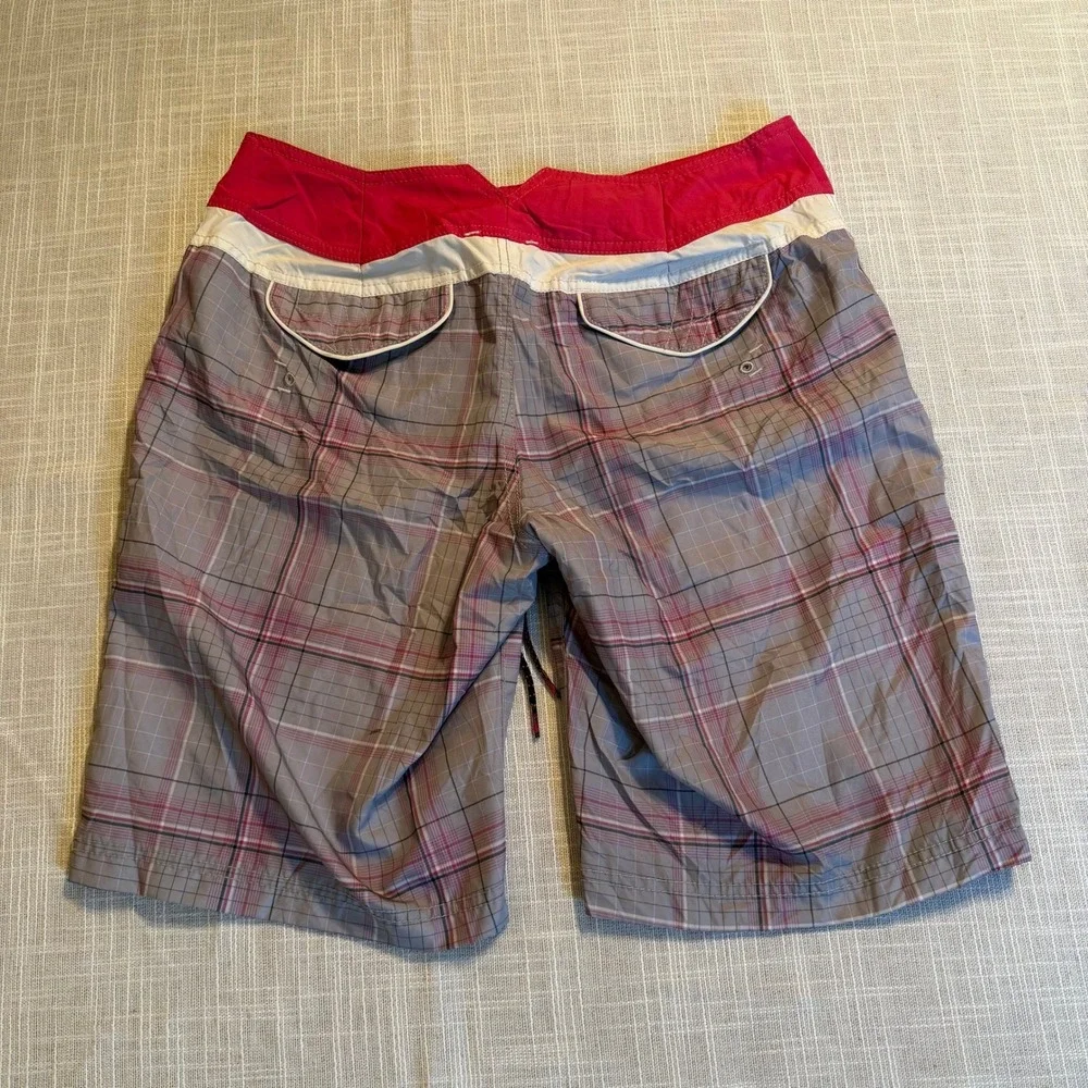 The North Face Womens Grey Pink Plaid Board Shorts Swim Trunks Size 12 Regular